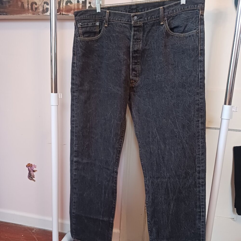 Levi's Men's 501 Jeans Size 44 Button fly dark wash straight leg big&tall